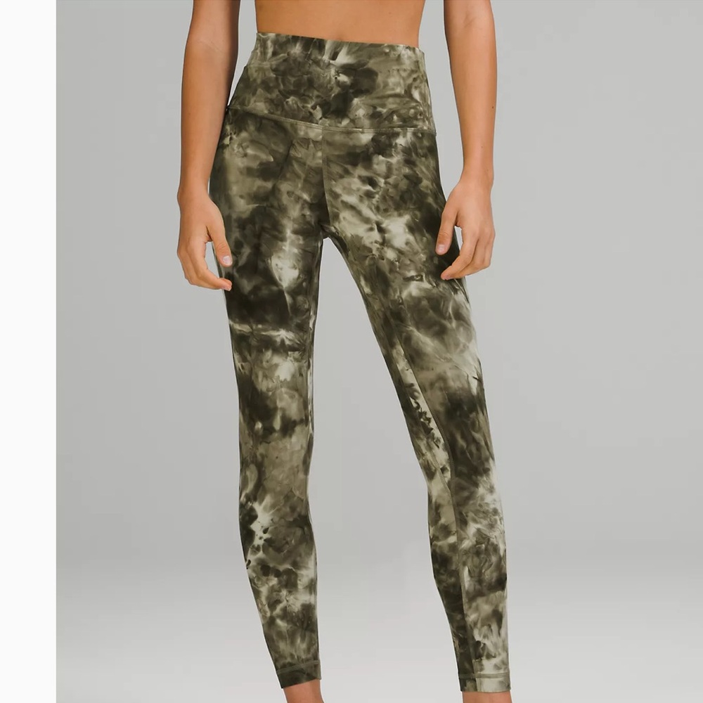 Lululemon align 28" size 6 diamond dye light sage